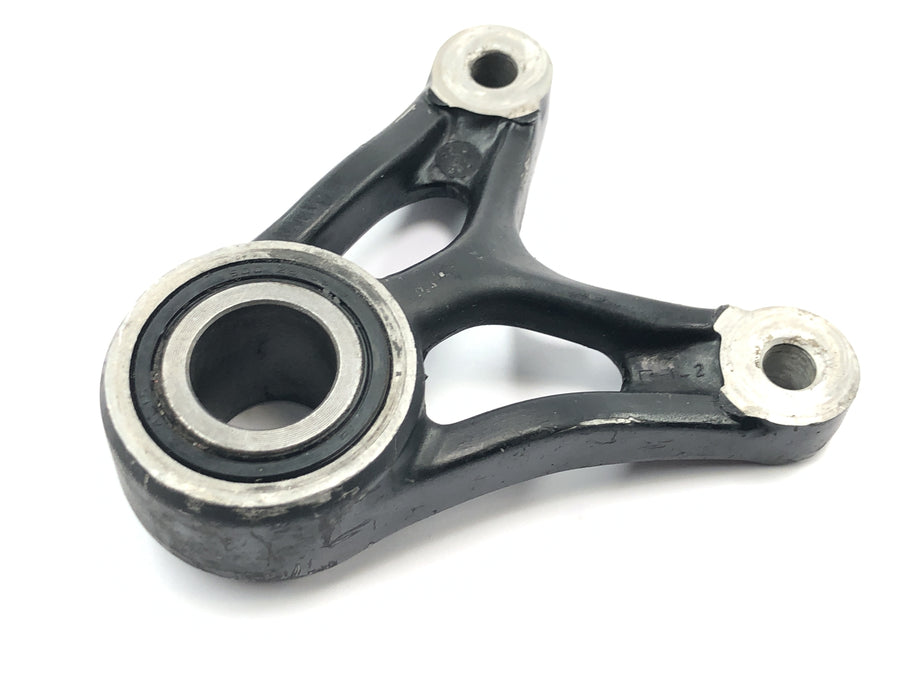 Suzuki GSX R 1100 GU74C [1987] - Rear brake caliper bracket
