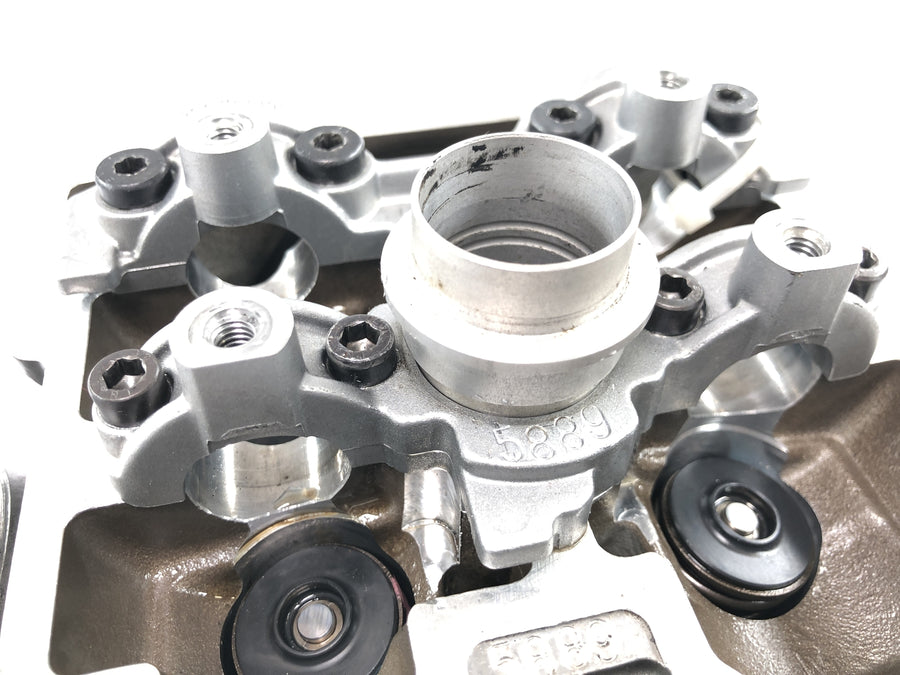 KTM 950 Adventure LC8 [2004] - cylinder head valve head rear