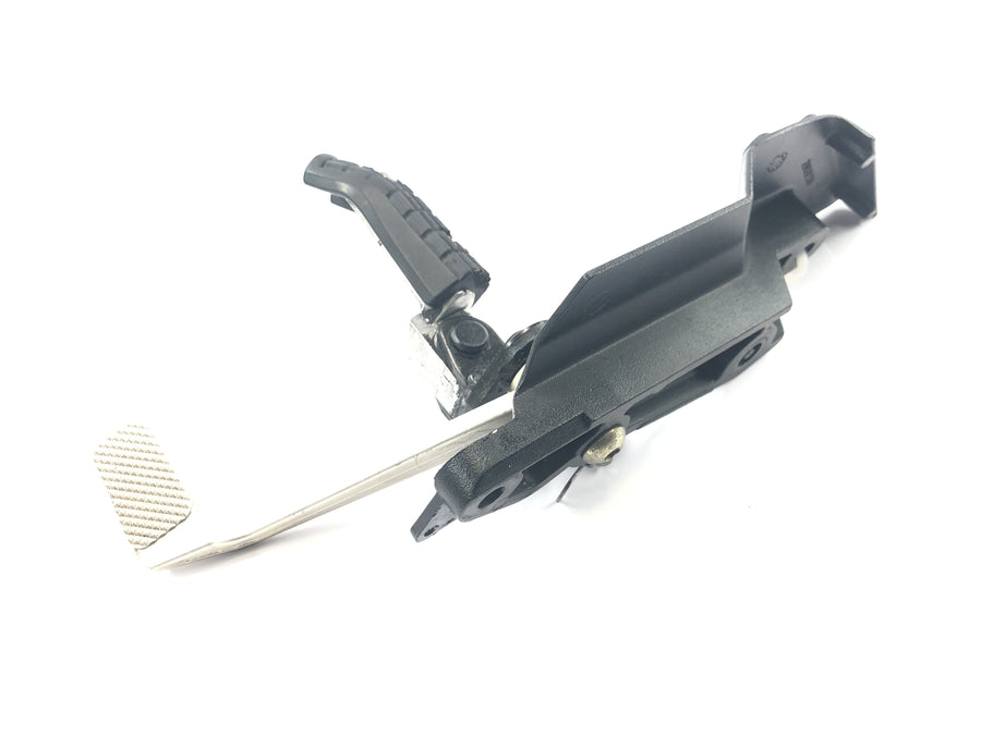 Triumph Daytona 1200 T300D [1994] - Driver's right footrest system with brake pedal