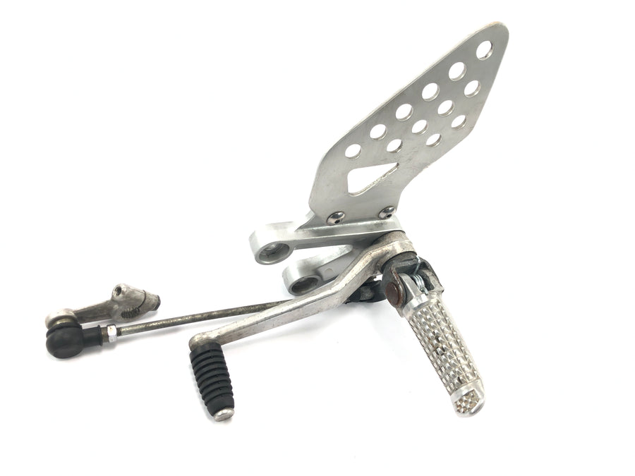 Suzuki GSX R 1000 WVBZ K3 [2003] - Footrest system driver's left footrest holder with shift lever