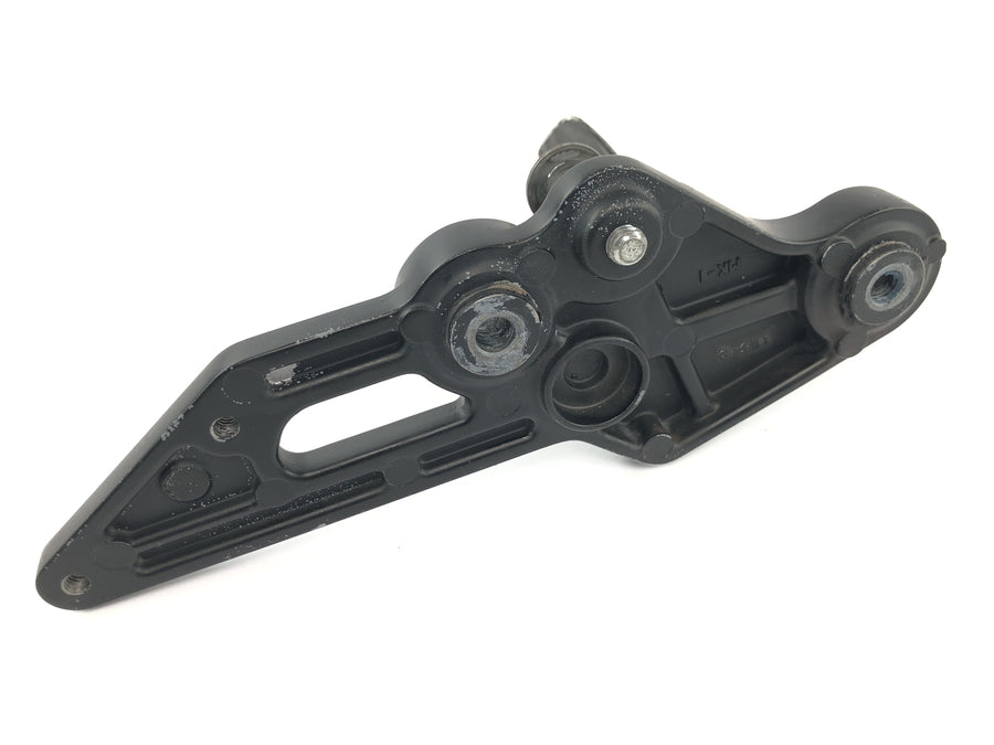 Yamaha MT07 RM04 [2014] - Driver's footrest with bracket on the left footrest