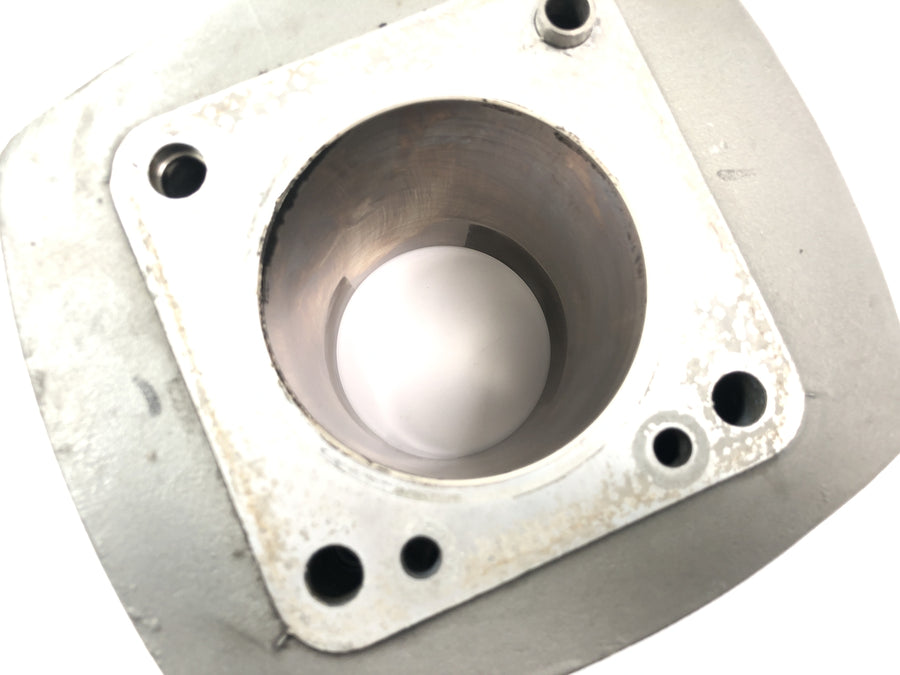 Moto Guzzi V10 Centauro [1998] - cylinder with piston on the left