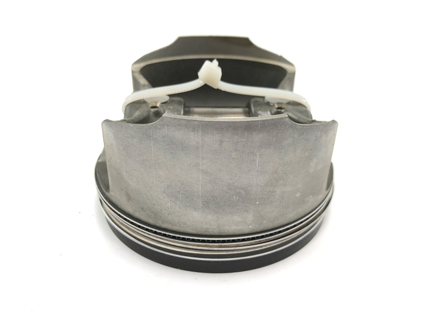 Yamaha XV 1600 Wild Star VP08 [2002] - cylinder with piston at the front