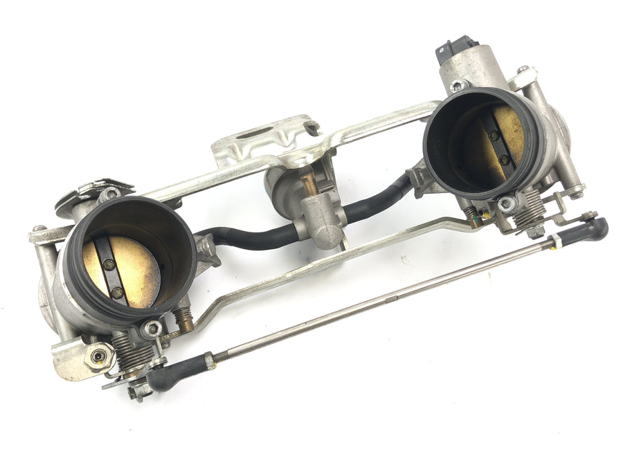Moto Guzzi Stelvio 1200 4V [2009] - throttle valve injection system with rods