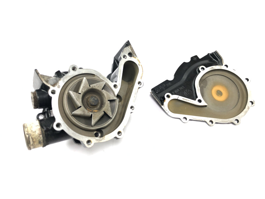 BMW K 1100 RS [1994] - Water pump, coolant pump, pump housing, oil pump with cover