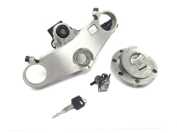 Honda CBR 900 RR SC28 [1995] - Lock set ignition lock tank cap seat lock fork bridge at the top