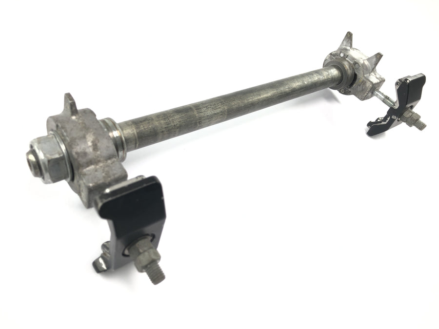 Yamaha MT07 RM04 [2014] - Rear wheel axle axle wheel axle with chain tensioner