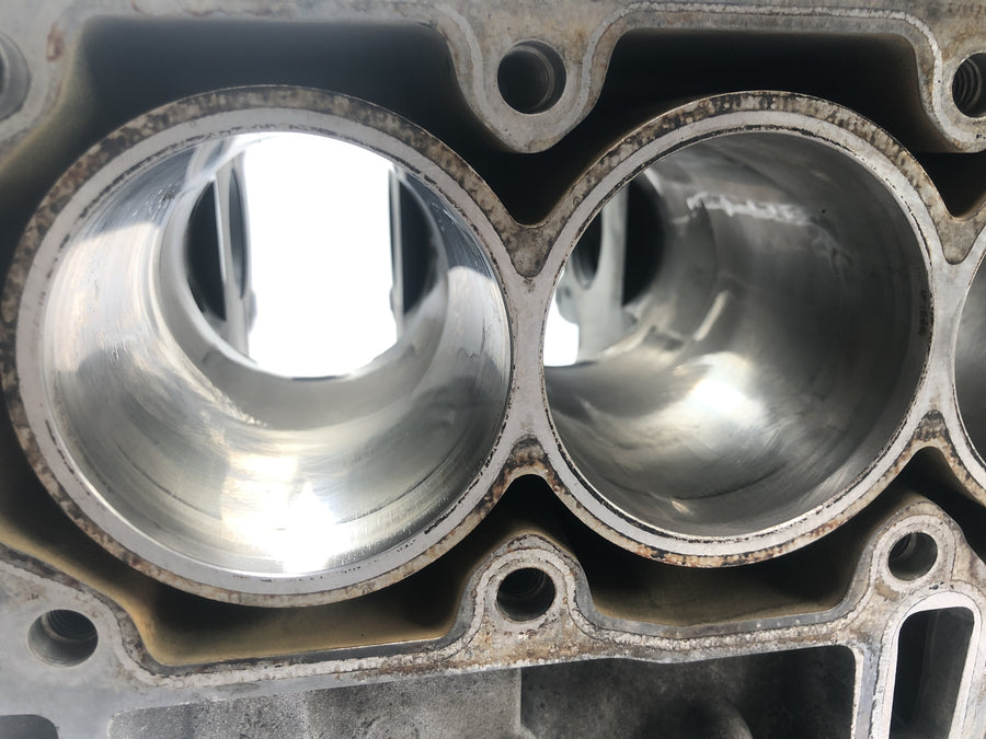 BMW K 1100 RS [1994] - Engine housing empty housing engine block cylinder block piston set