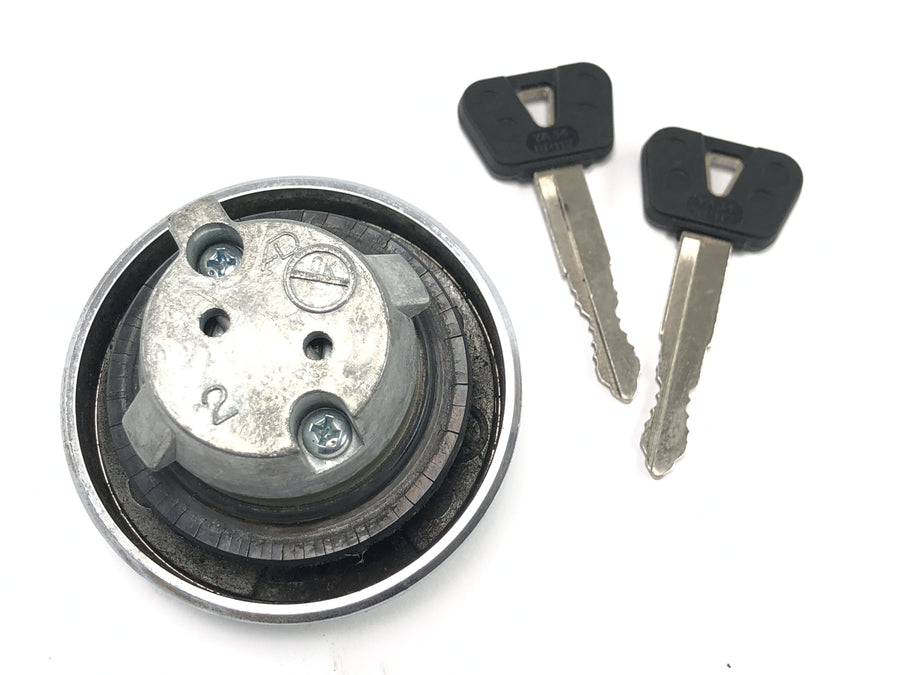 Yamaha XV 1600 Wild Star VP08 [2002] - fuel tank cap lockable petrol tank cap