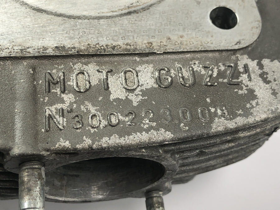 Moto Guzzi V10 Centauro [1998] - cylinder head right valve head
