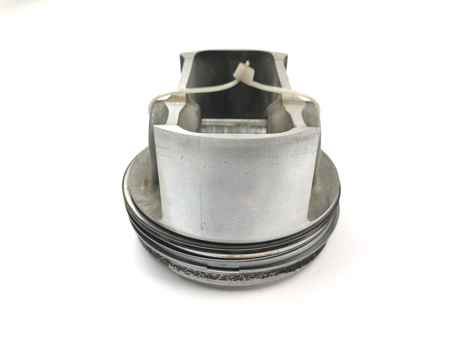 Moto Guzzi V10 Centauro [1998] - cylinder with piston on the right