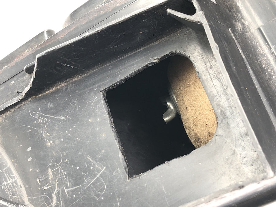 Yamaha DT 125 R DE03 [2000] - Air filter box Air filter housing Intake air box