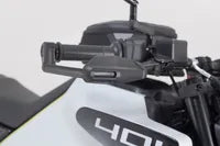 Svartpilen 401 [SW-MOTECH] – lever protectors with wind protection