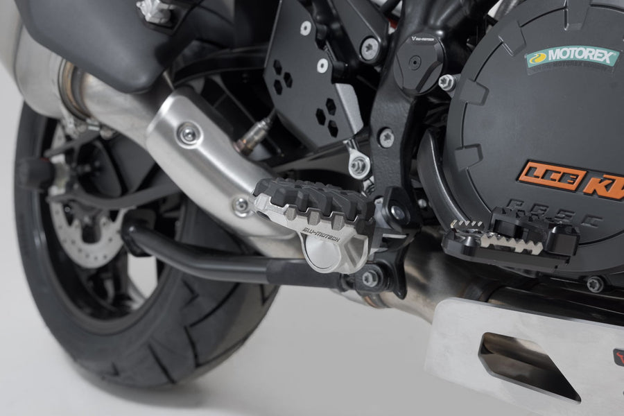 KTM 1390 Super Adventure S [2025-2026] - EVO Fußrasten-Kit – Bild 2