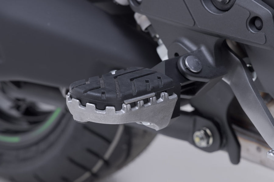 Kawasaki Versys 1100 [2025-2026] - ION Fußrasten-Kit silbern – Bild 1