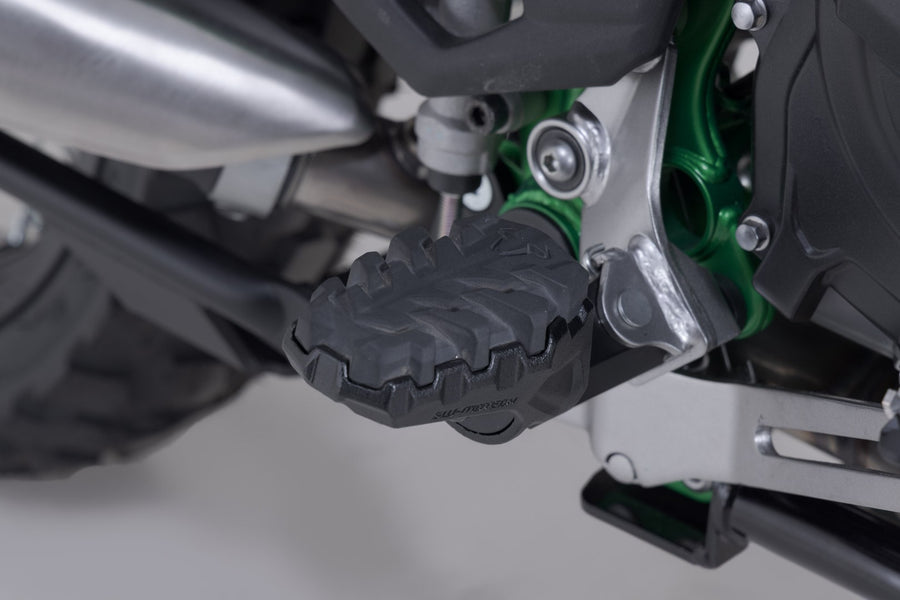 [SW-MOTECH] - EVO pair of footrests, version FRS.08.112.10500/B – Figure 1