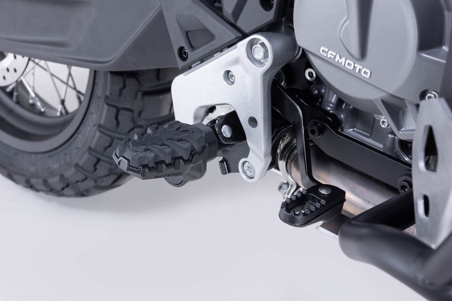CFMOTO 800 MT-X [2025-2026] - EVO footrest set, version FRS.10.112.10000/B – picture 2