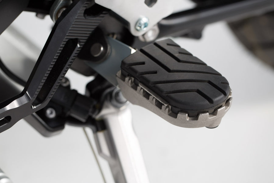Triumph Tiger 900 Bond Edition [2022-2023] - ION footrest kit - image 1