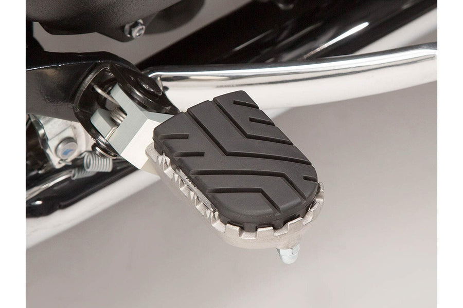 Triumph Bonneville 865 SE [2012] - ION footrest kit – picture 3