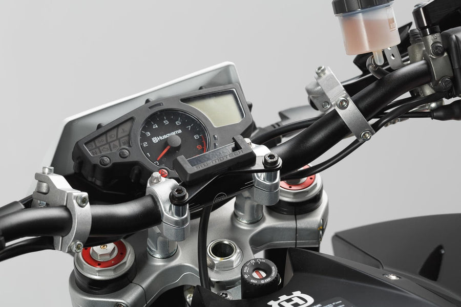 Kawasaki W 800 [2019-2024] - Navi holder on the handlebars – picture 2