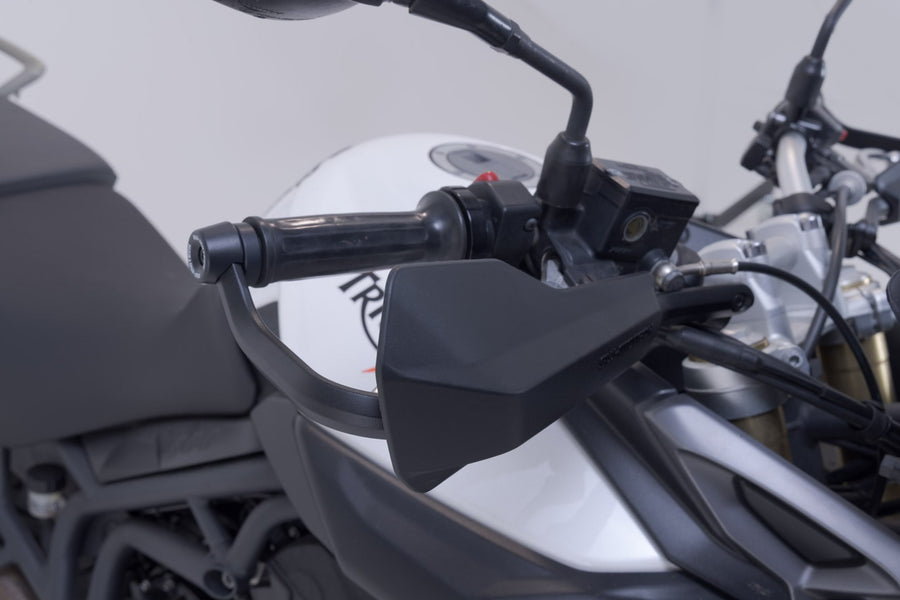 Triumph Tiger 800 XR [2020] - Sport hand protector kit – image 4