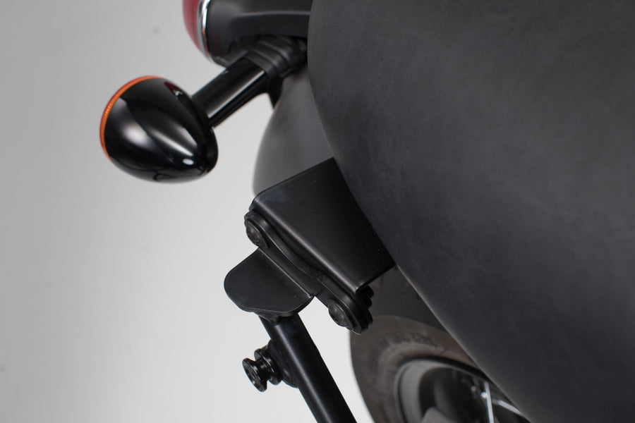 Triumph Bonneville 1200 T 120 [2022-2026] - Adapter for SLC/V-LOC side carrier right – picture 1