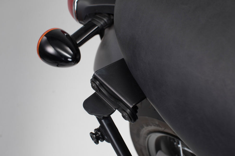 Triumph Bonneville 900 T 100 [2022-2026] - Adapter for SLC/V-LOC side carrier left – picture 1