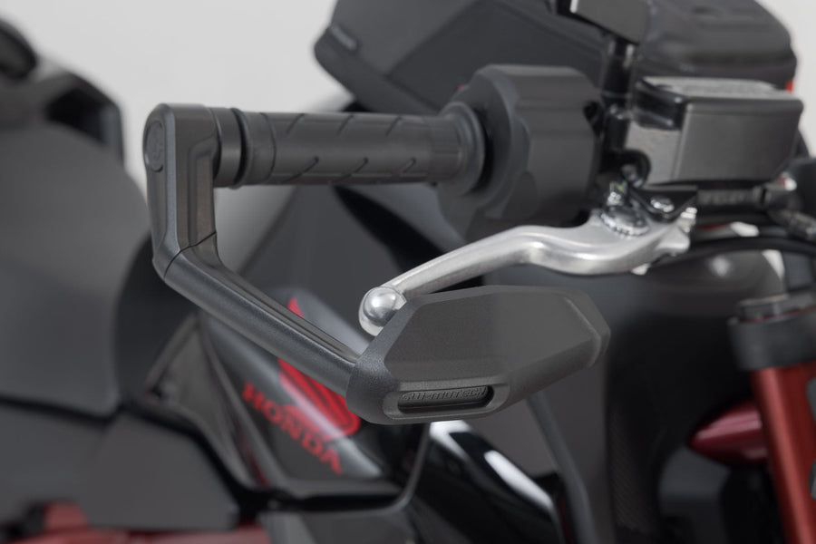 Honda CB 750 Hornet [2023-2024] - lever protector with wind deflector - picture 4