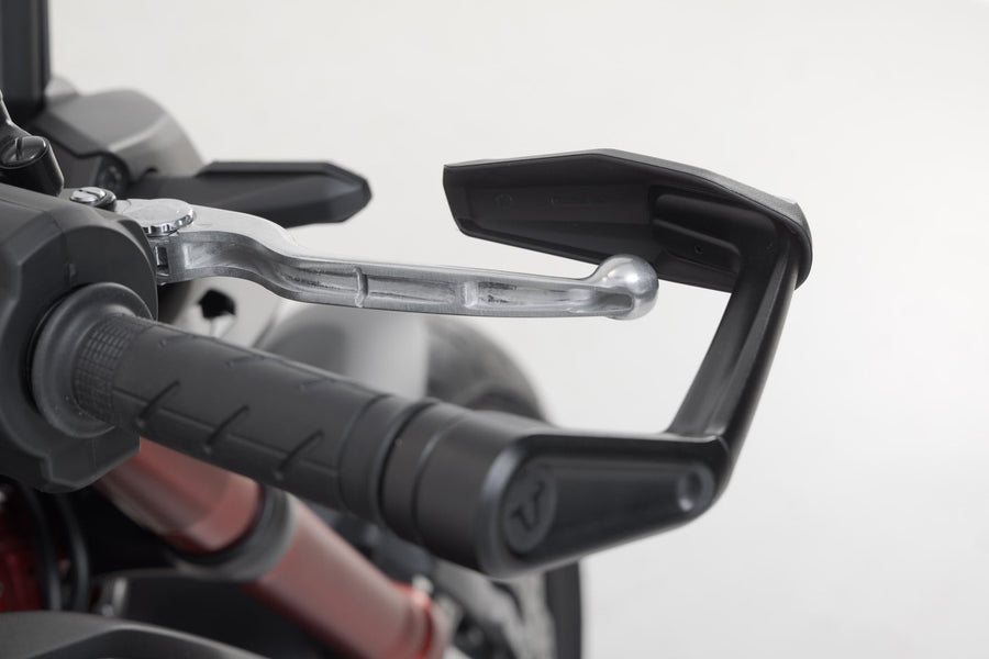 Honda CB 750 Hornet [2023-2024] - lever protector with wind deflector - picture 7