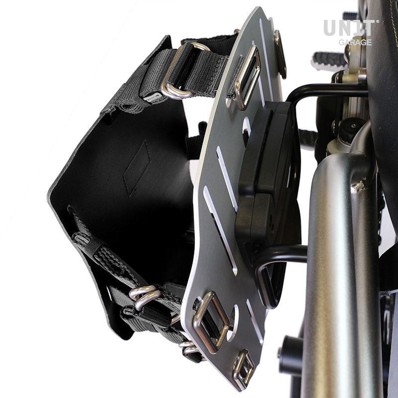 BMW R 850 R / R 1100 R [1993-2002] - Alu-Taschenhalter mit Lederfront, Schnellkupplung und rechtem Rahmen