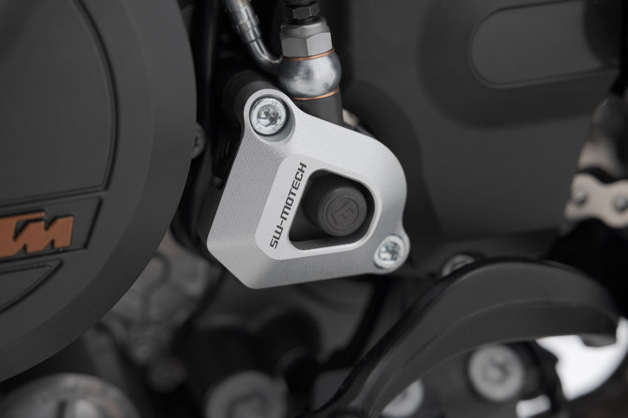 KTM 1290 Super Duke GT [2022-2024] - Clutch slave cylinder protection - picture 1