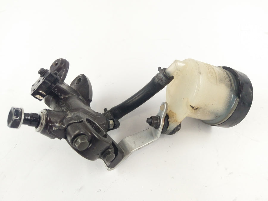Honda CBR 1000 RR SC57 [2004] - Clutch pump side view